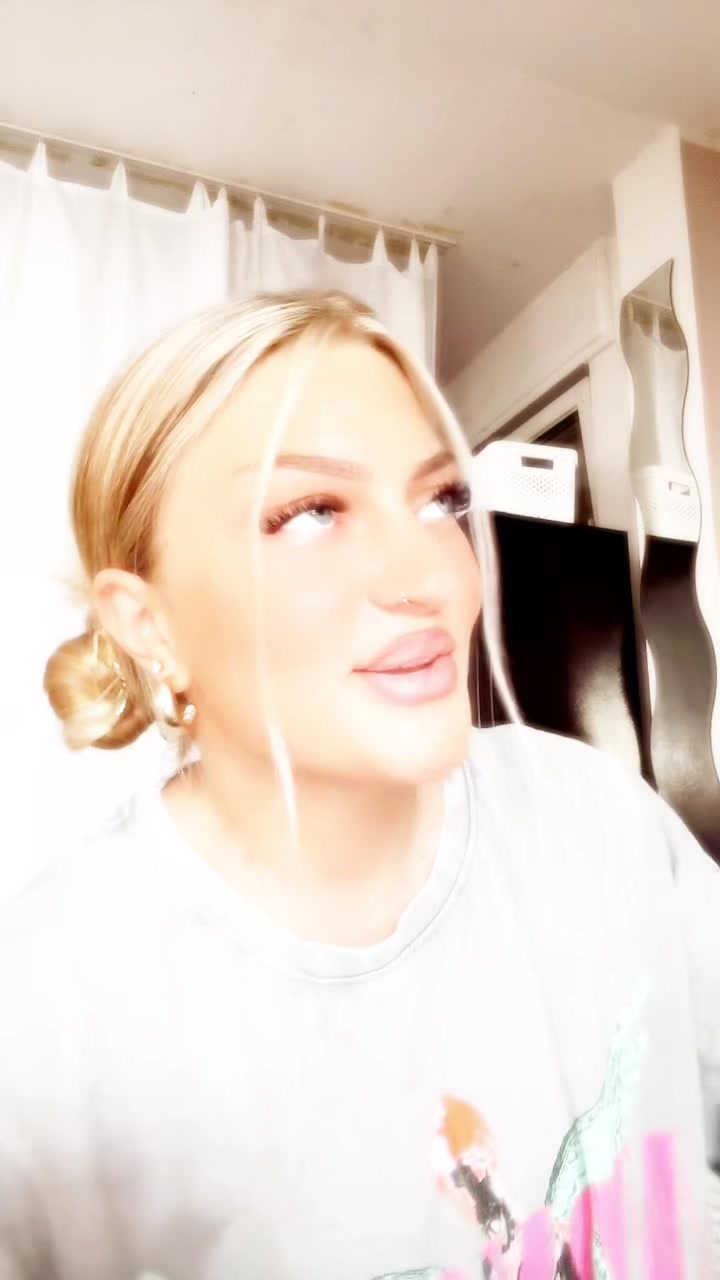 @Lisa_