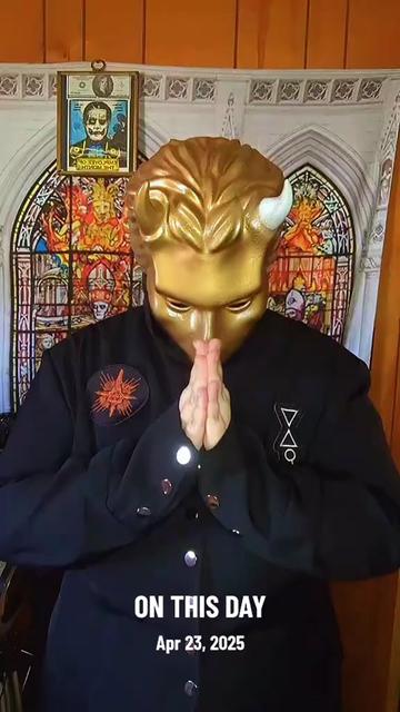 @𖤐🜏GoldenBabyfangsGhuleh🜏𖤐