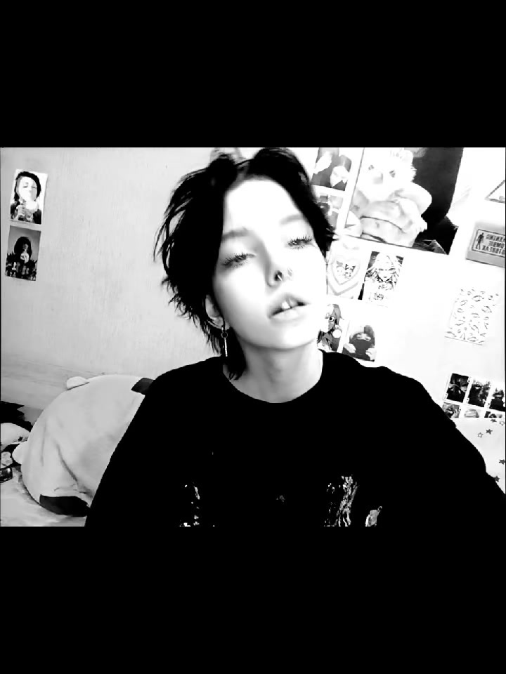 @кто я?👹