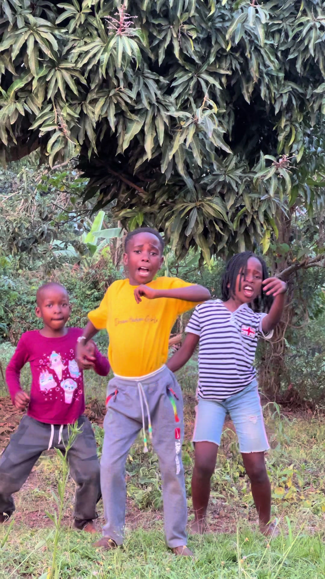 @DREAM HUDSON GIRLS 🇺🇬