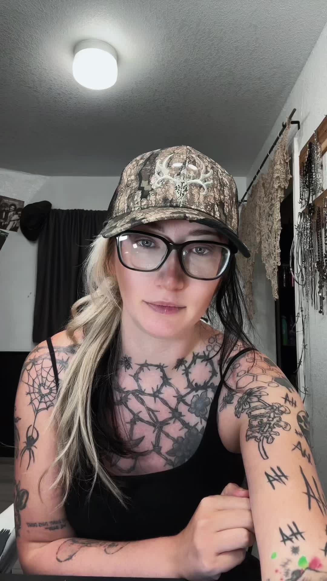 @🖤That Gothic Redneck Chick🖤