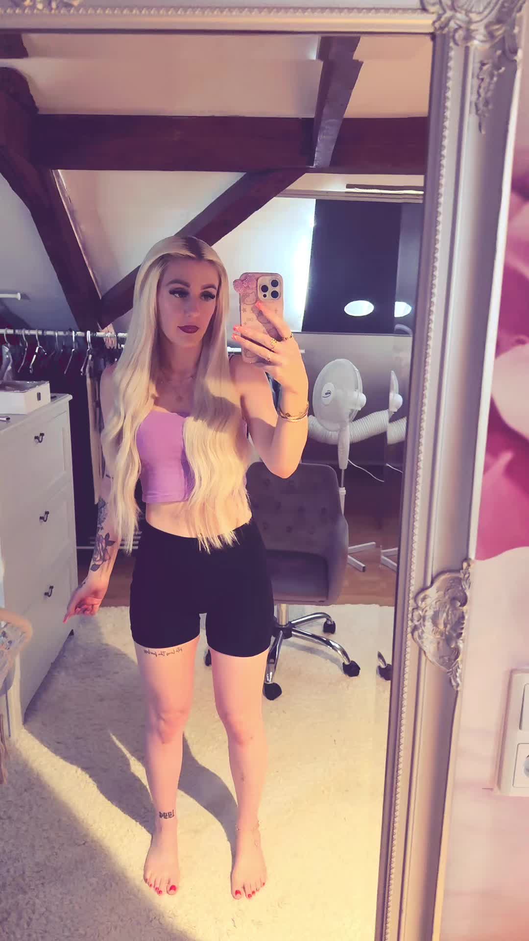 @J1na_J1na_Official_