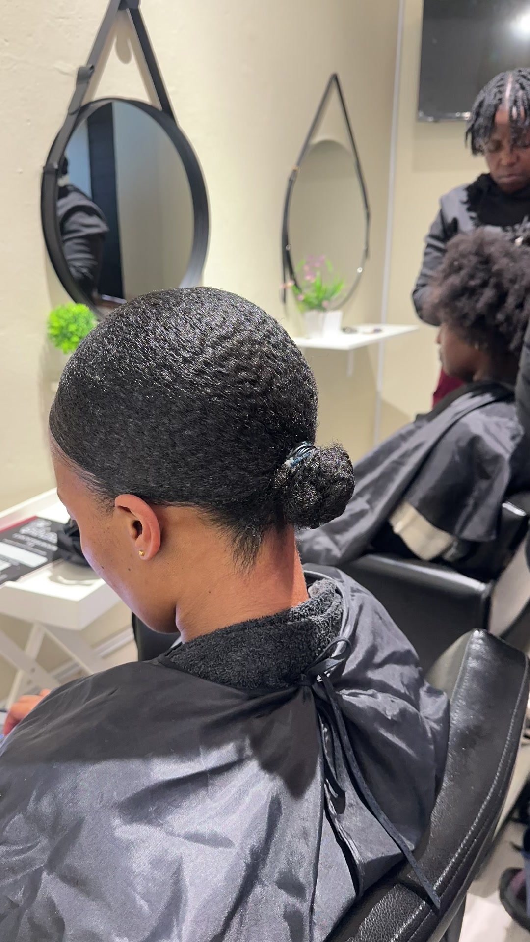 @lolanaturalhairbar