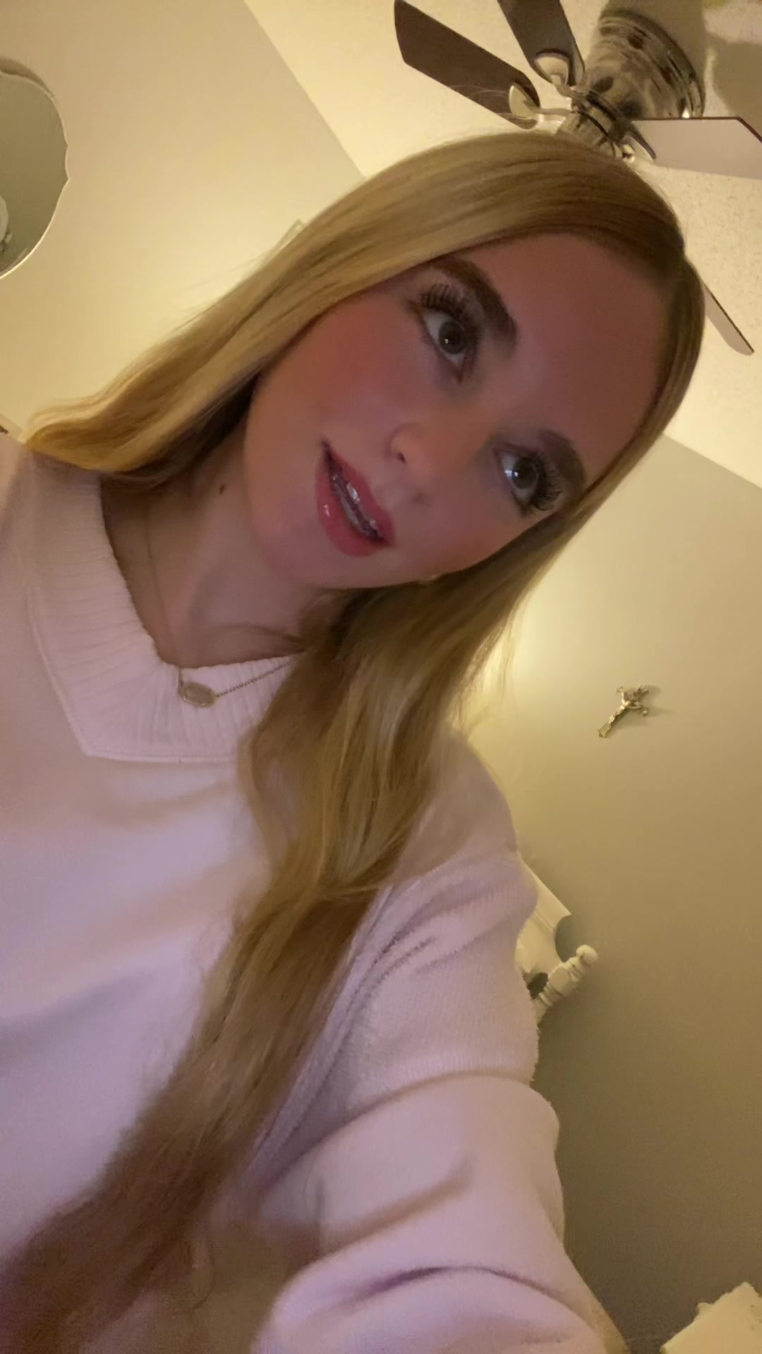 @isabella