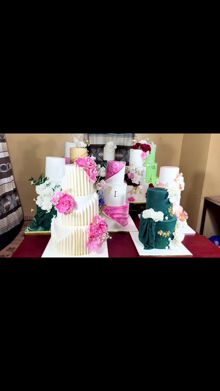 @Auntie Vickies Cakes