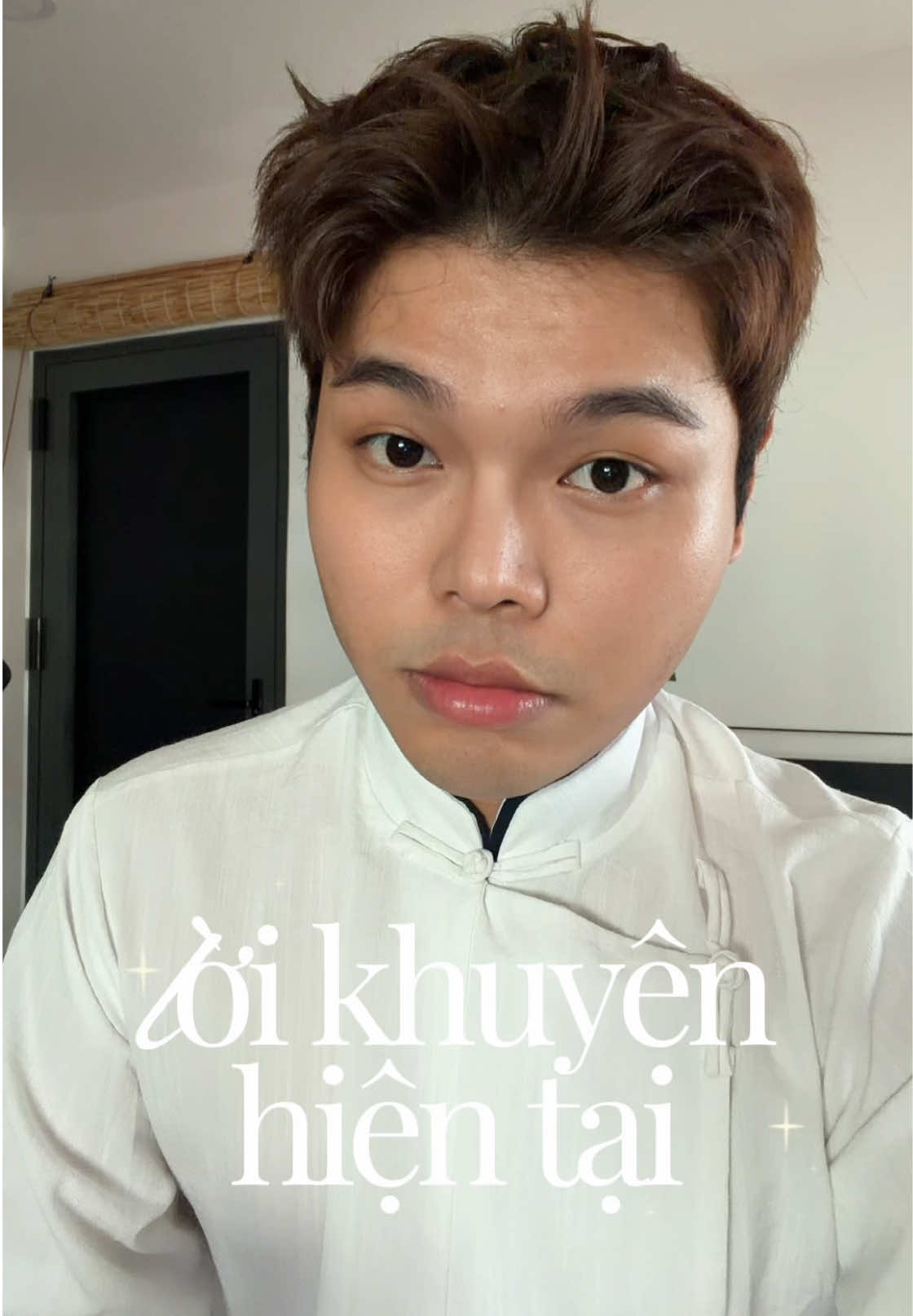 @Một chiếc &ocirc;m nhỏ ch&iacute;u