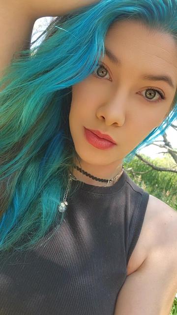 @Thegirlwiththecursemark