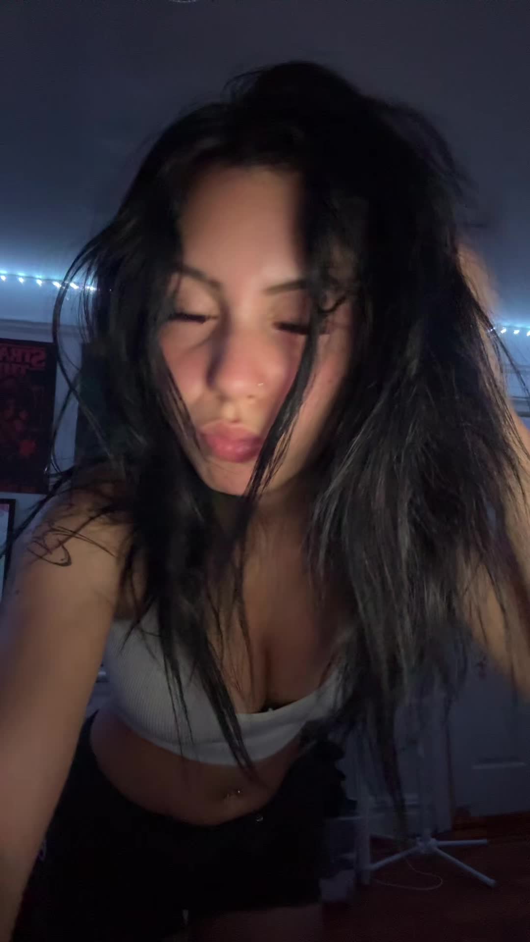 @qh0st1n