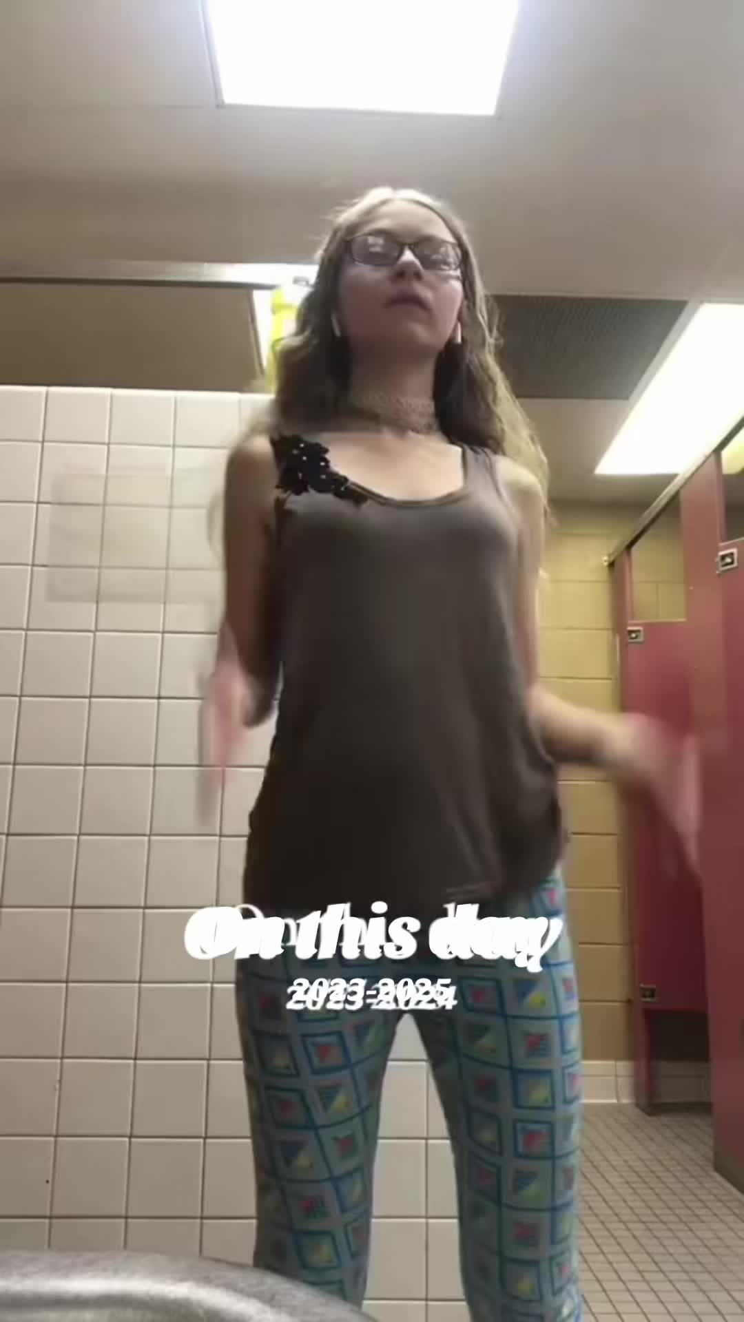 @𝔇𝔞𝔯𝔨𝔫𝔢𝔰𝔰🍷🚬