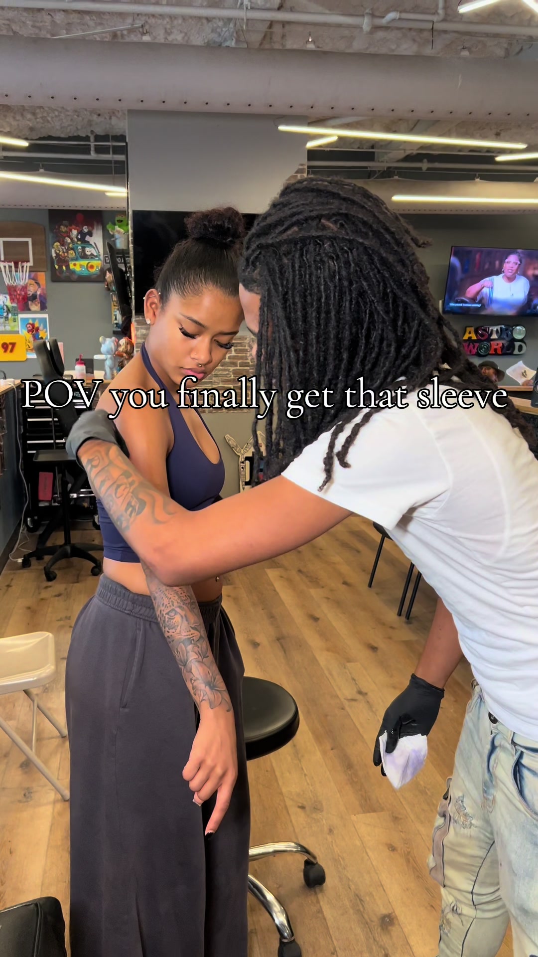 @Mike Tattoo artist