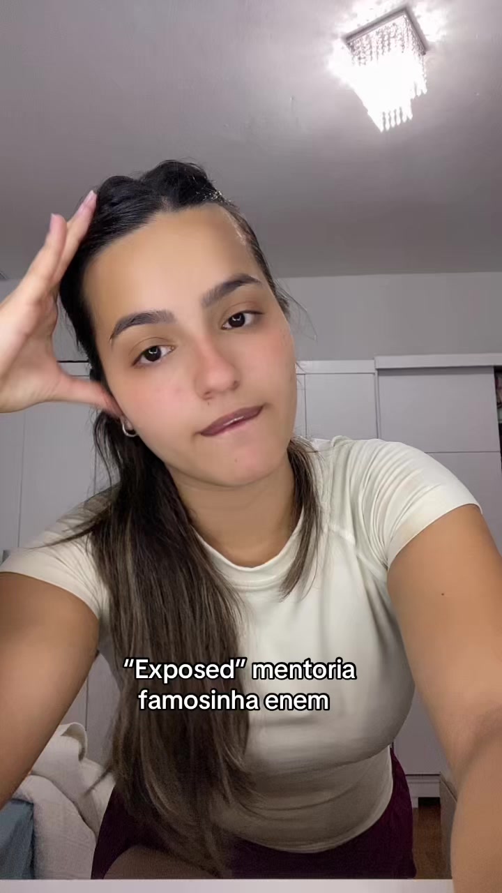 @Aninhacastr