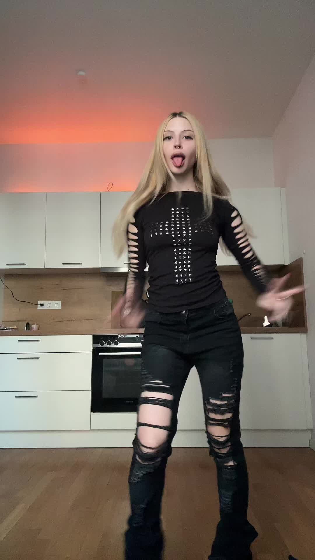 @^^