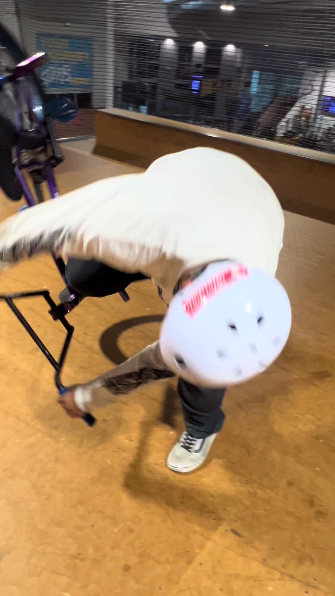 @🦦