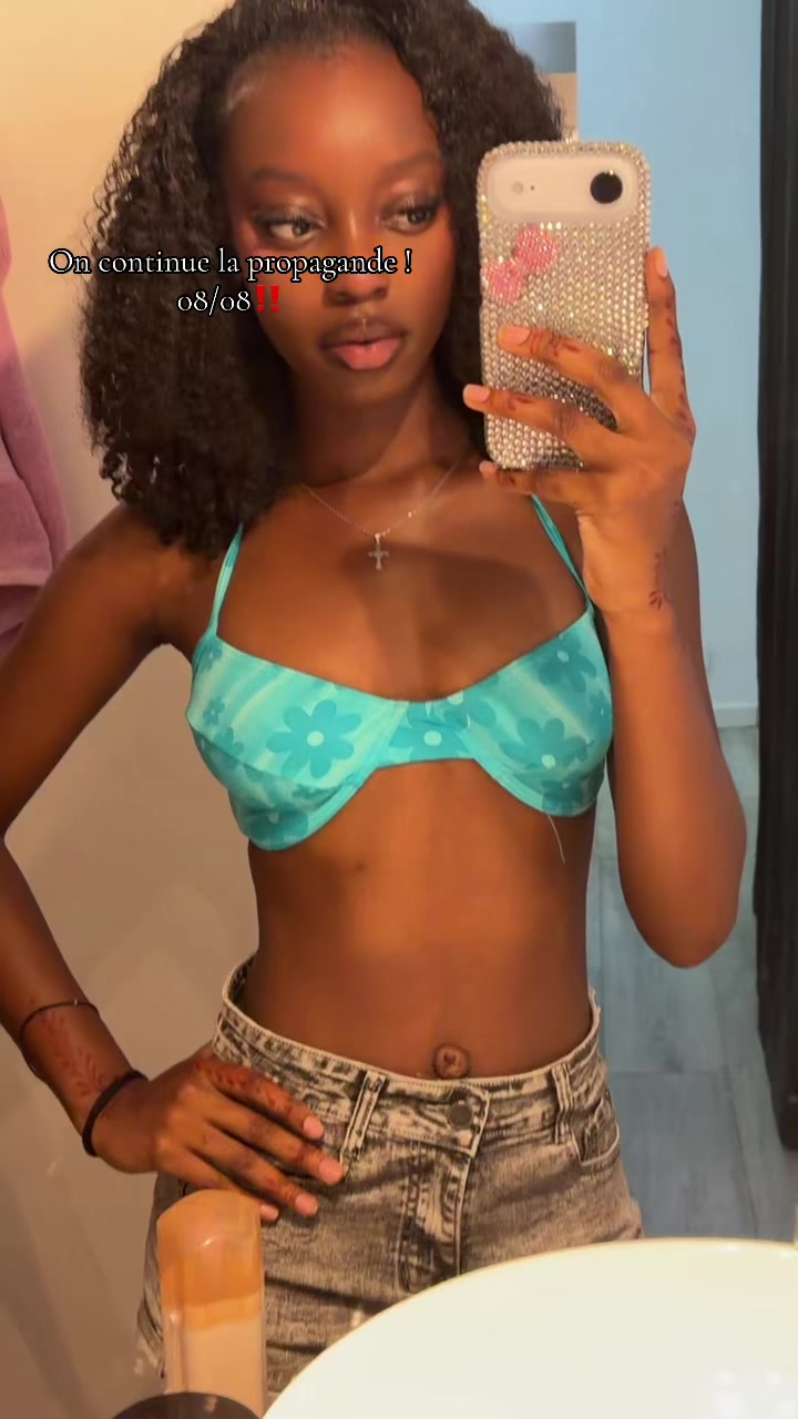 @12💋