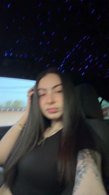 @whitegirl