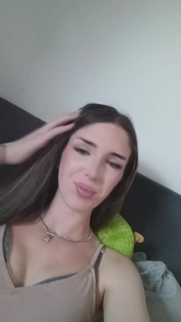 @Larissa_45