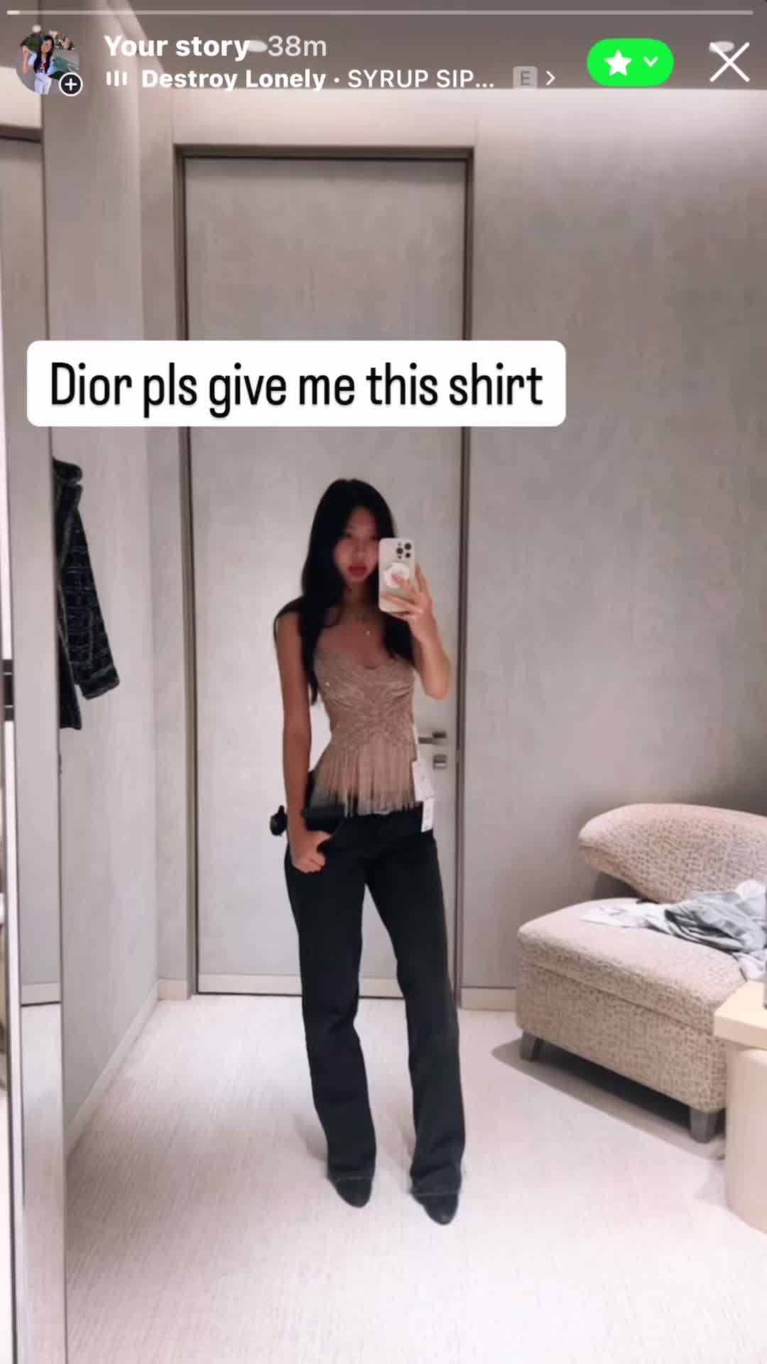 @adri_323_