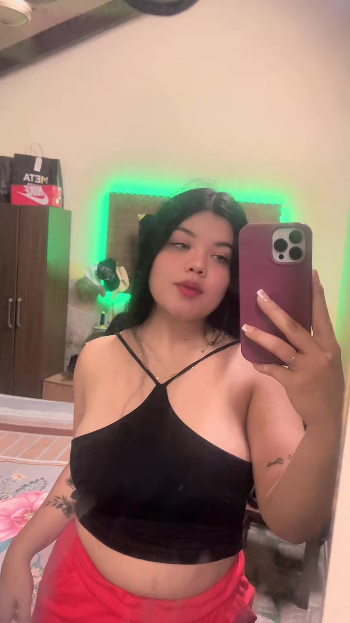 @👩🏻💕