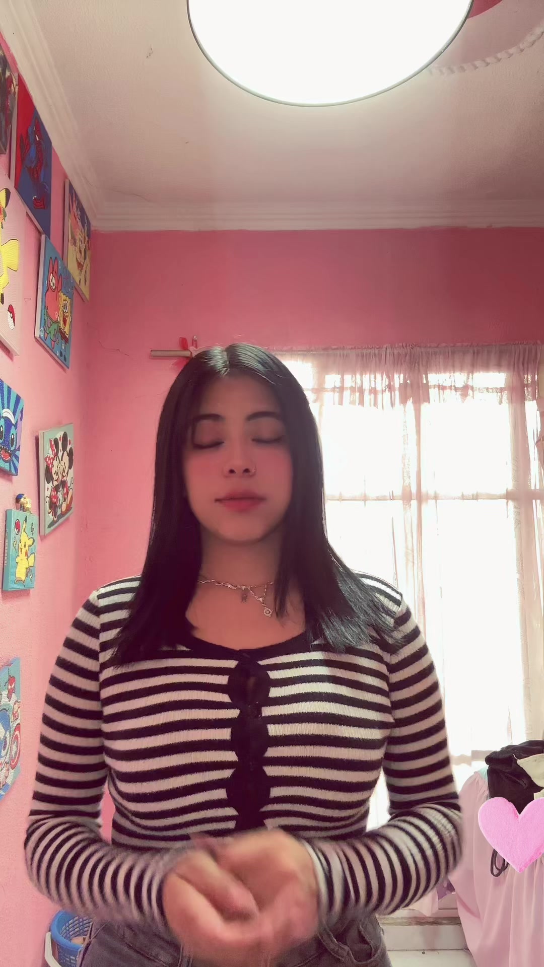@👧🏽🫧✨