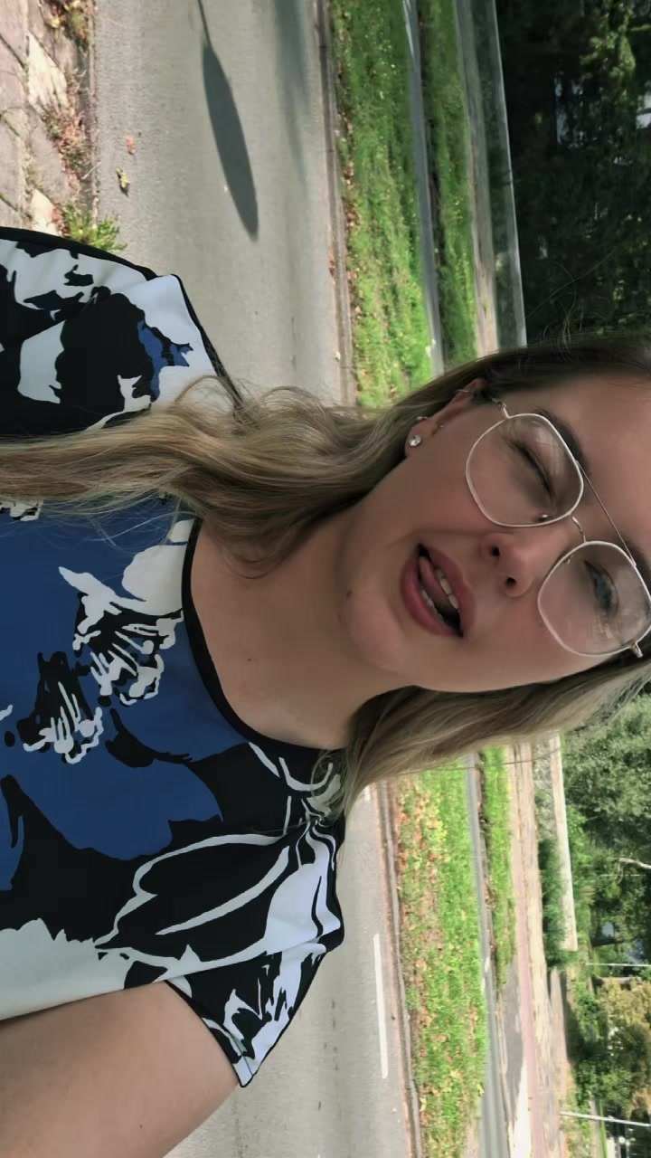 @:โ