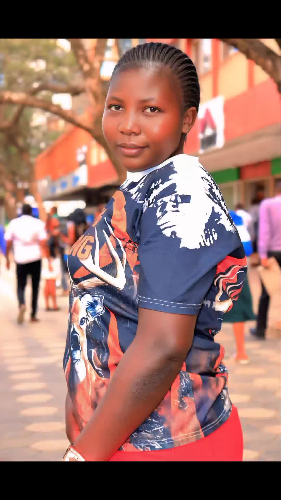 @naomi Majuma