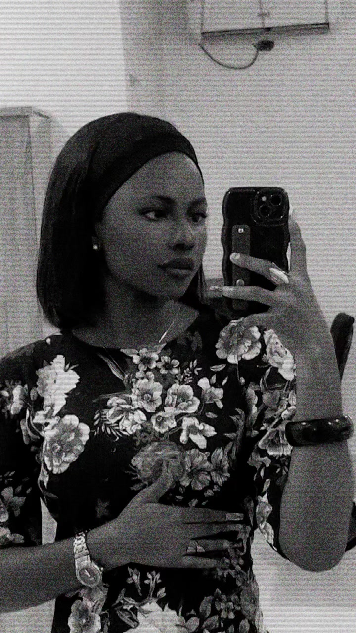 @Vicky🥰