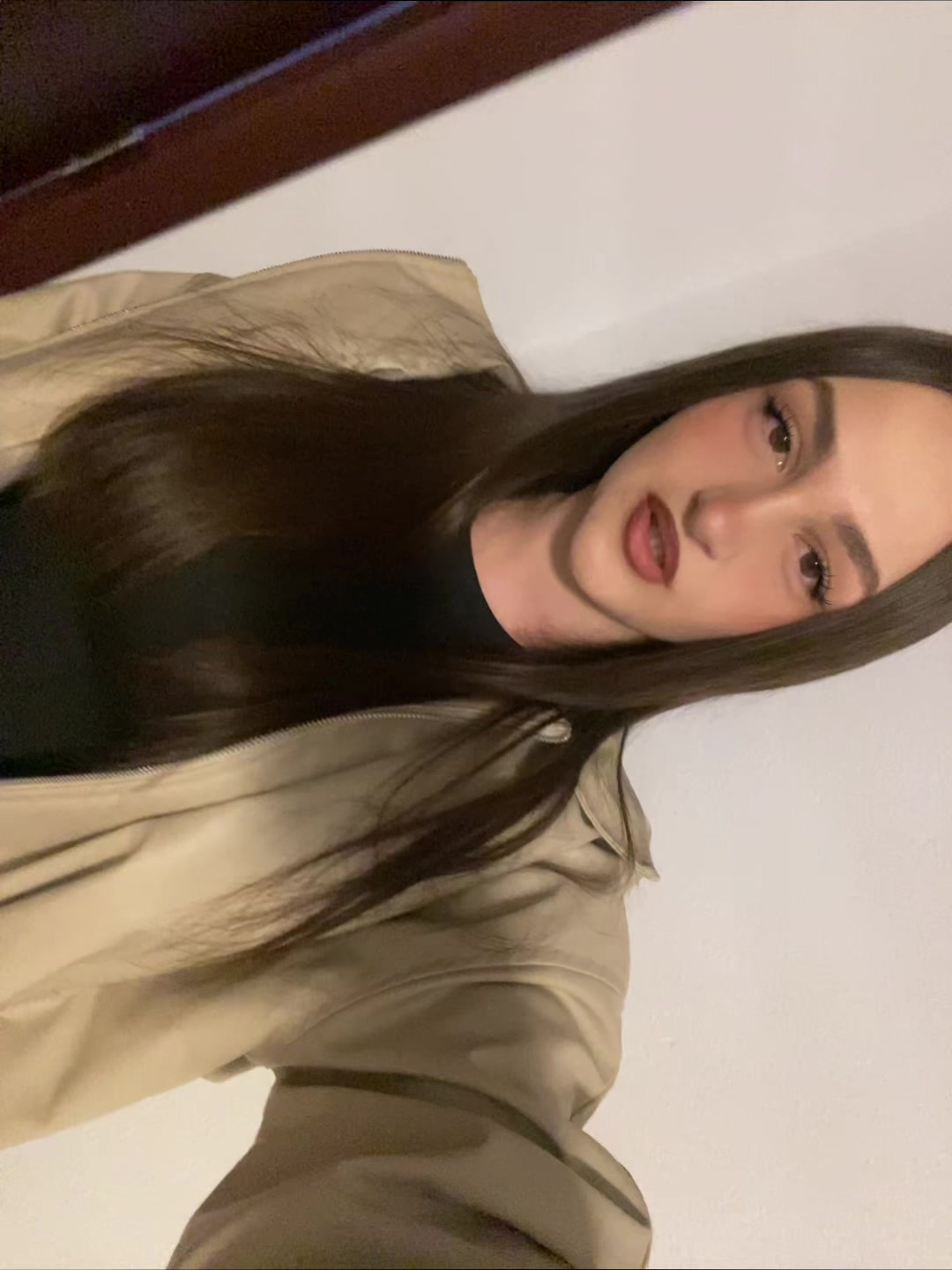 @leonisa