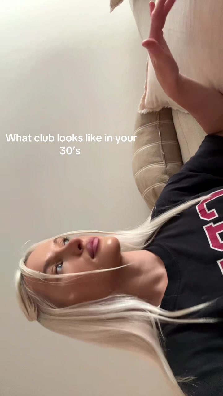 @Blondeeanika