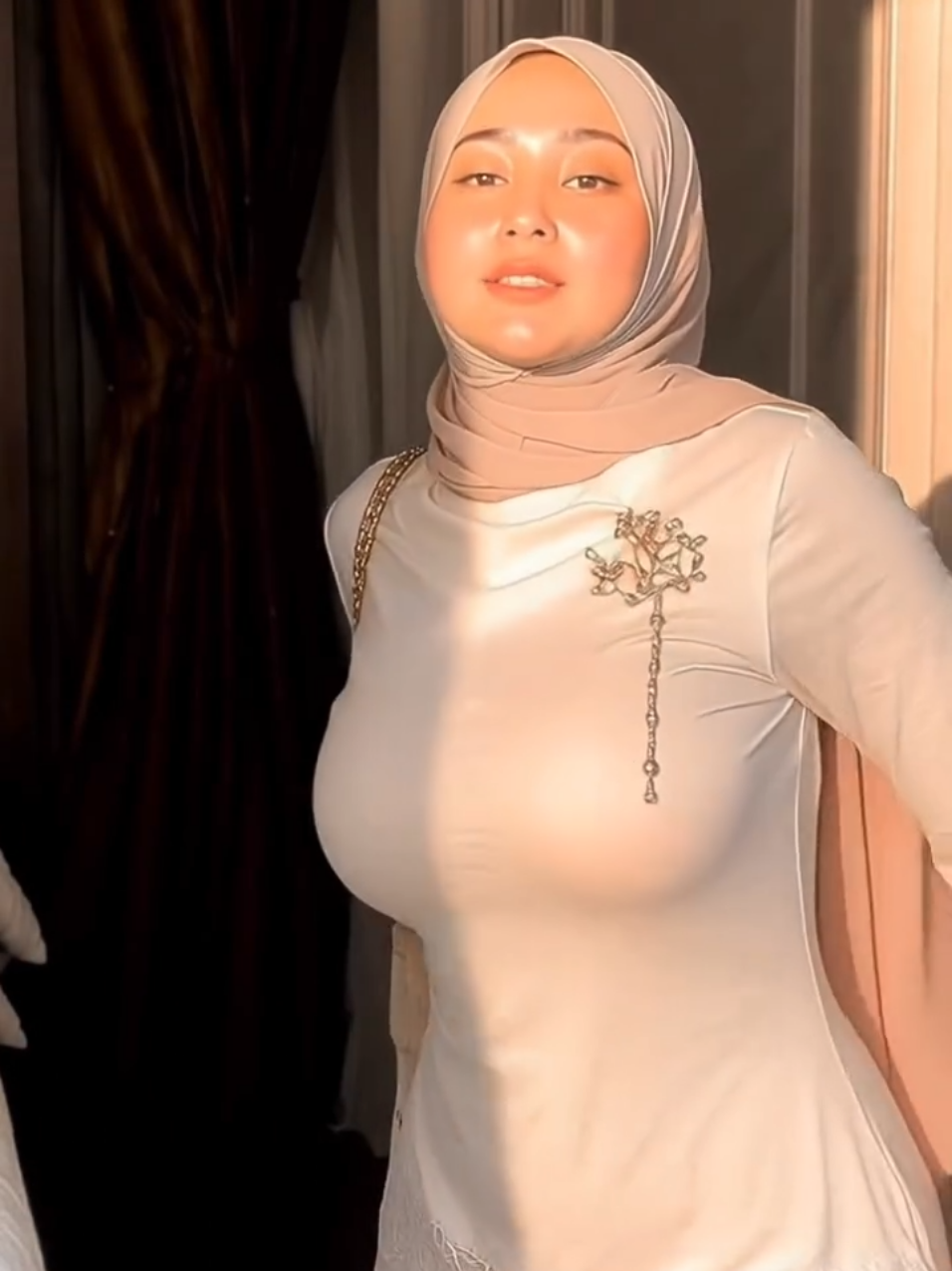 @ZAHRA ALINA