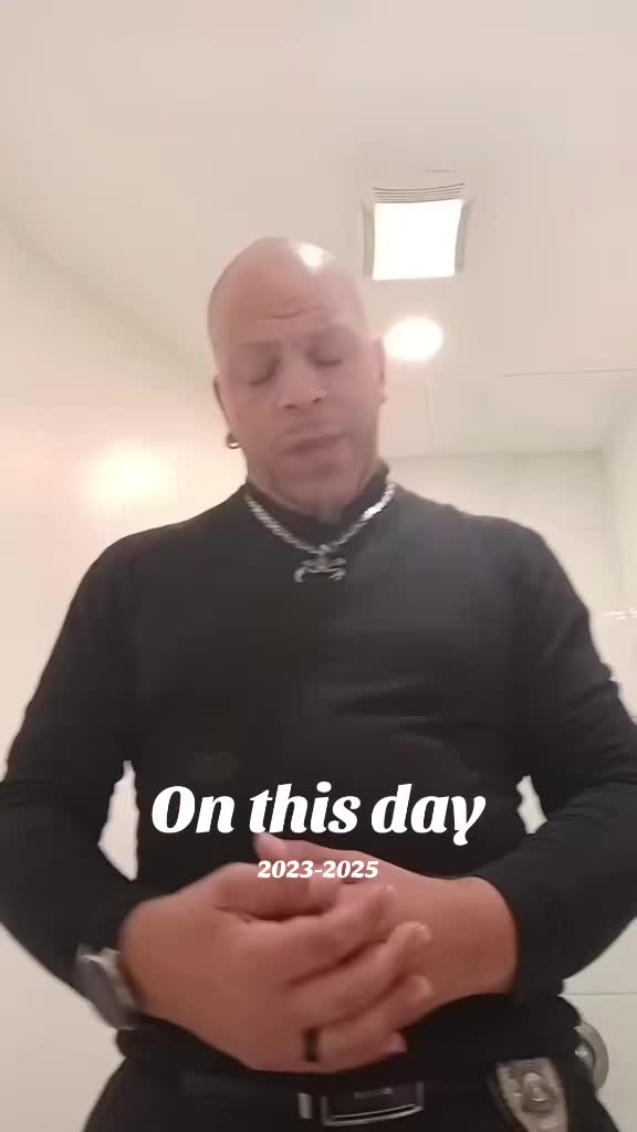 @ℭ𝔥𝓮𝓬𝓴𝓣𝓱𝓲𝓼𝓞𝓾𝓽👑💙🖤