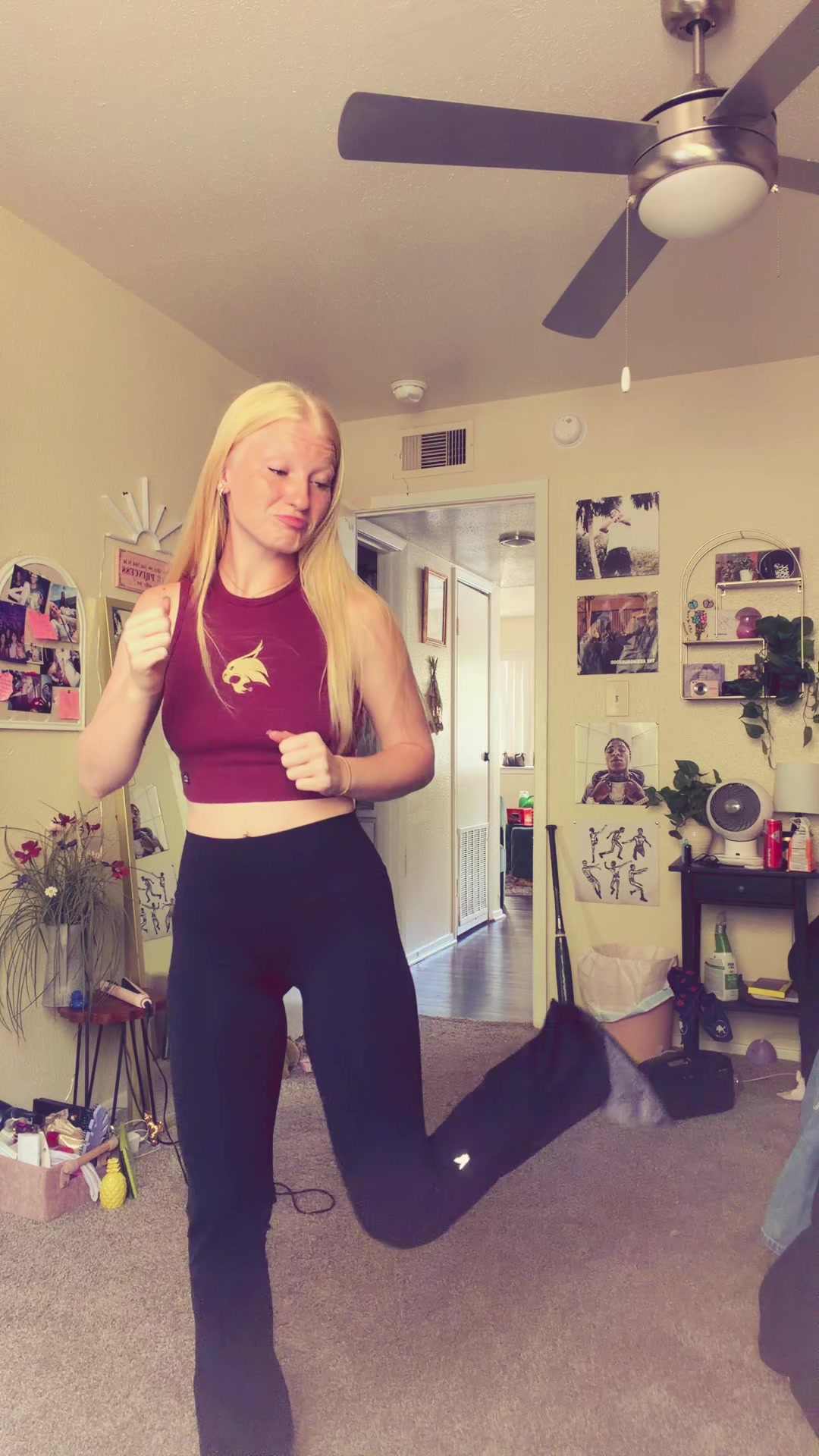 @kelsie