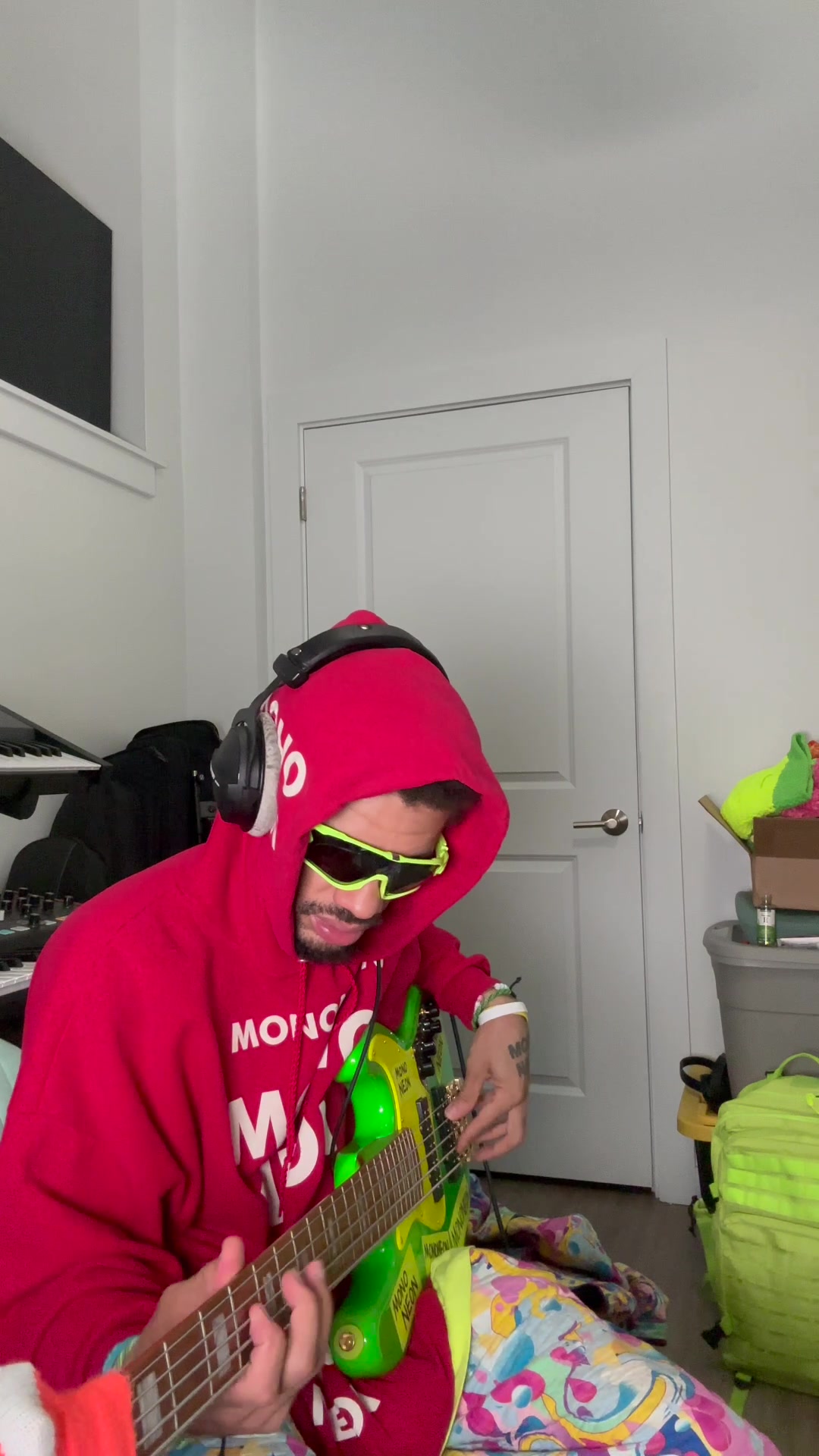 @mononeon