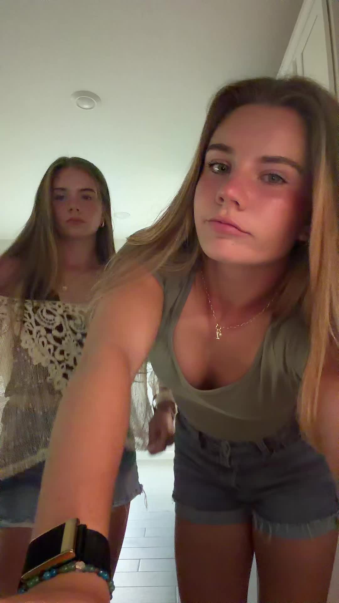 @JENNA🪩⚡️🫧