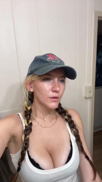 @02katiemack_
