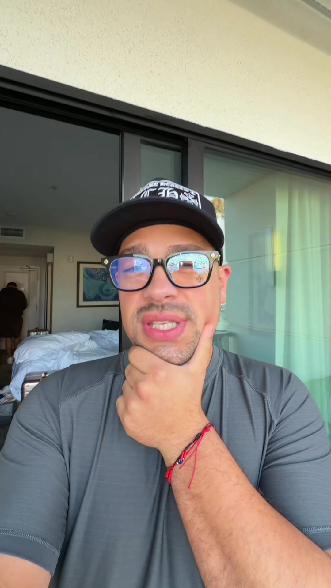 @AnthonyReactss