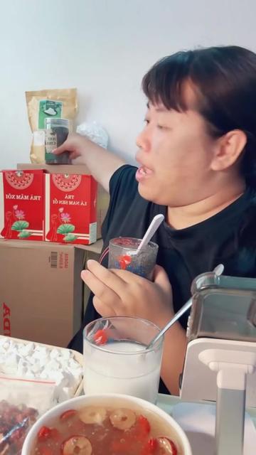 @Uyên min