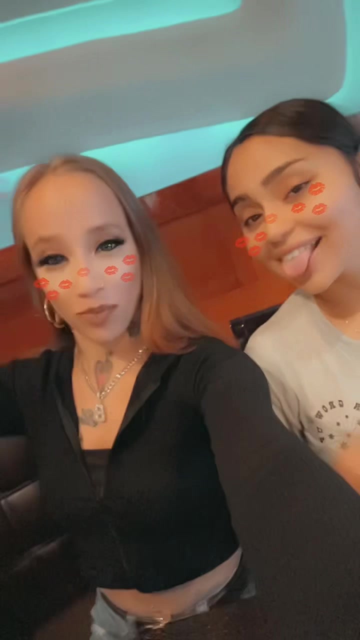 @Kisses_kc