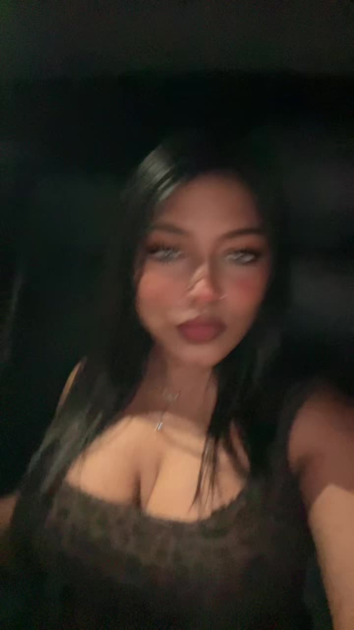 @মোনা ☄️