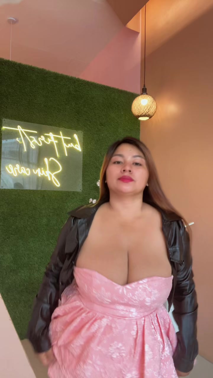 @cleavage mom