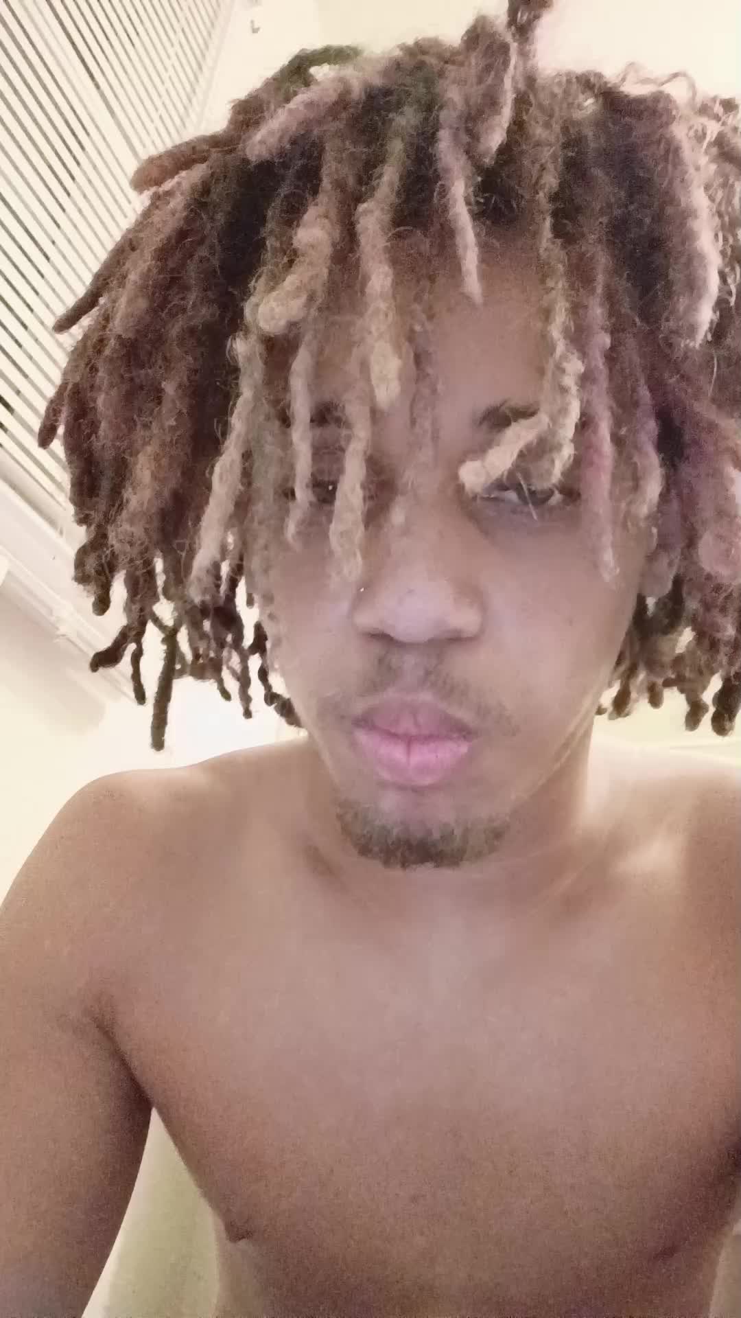 @👻