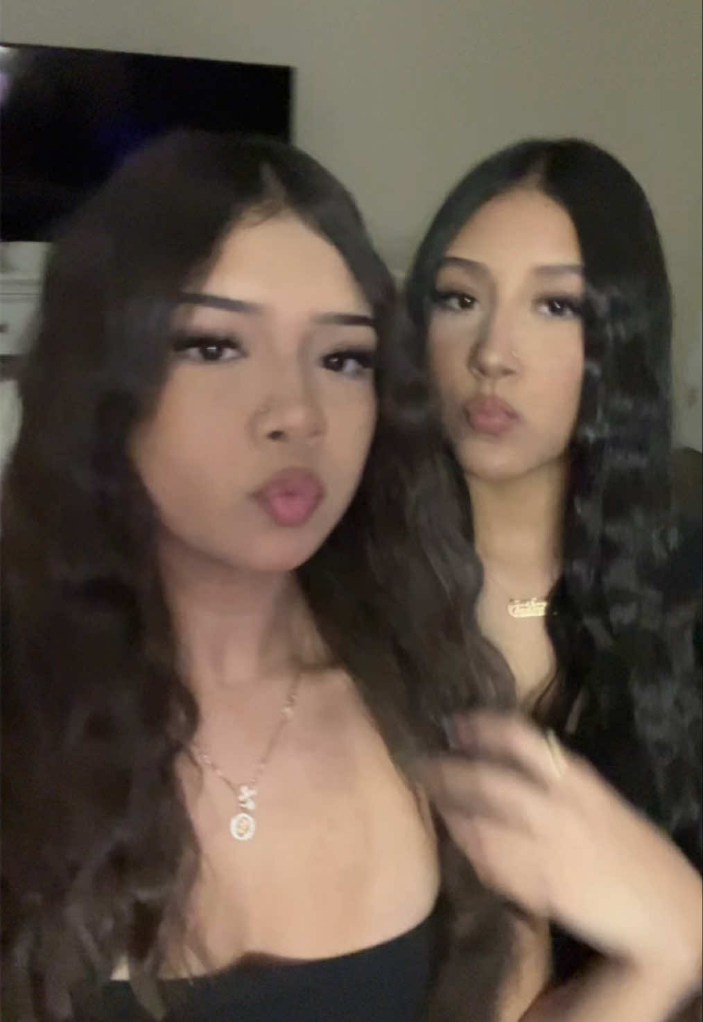 @⃟