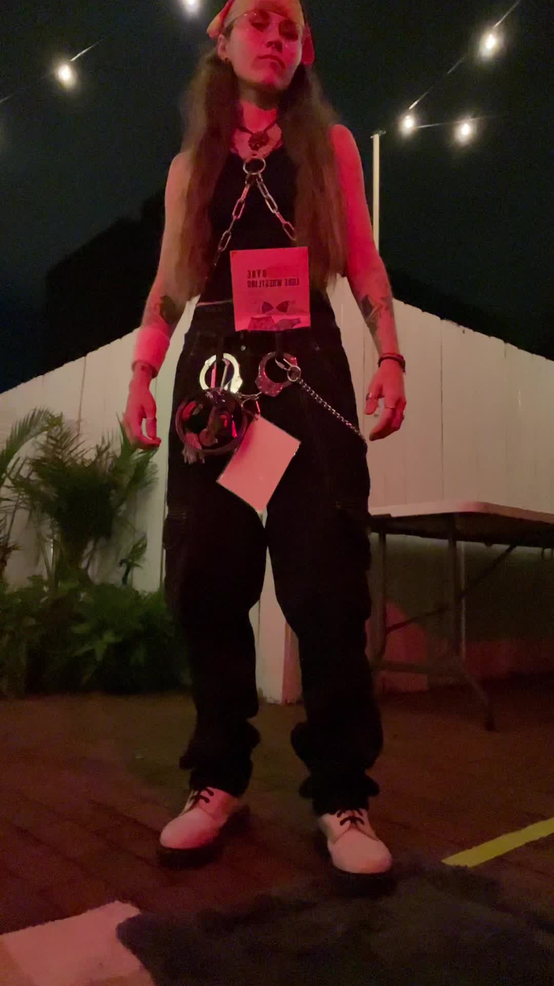 @ca⛓️en