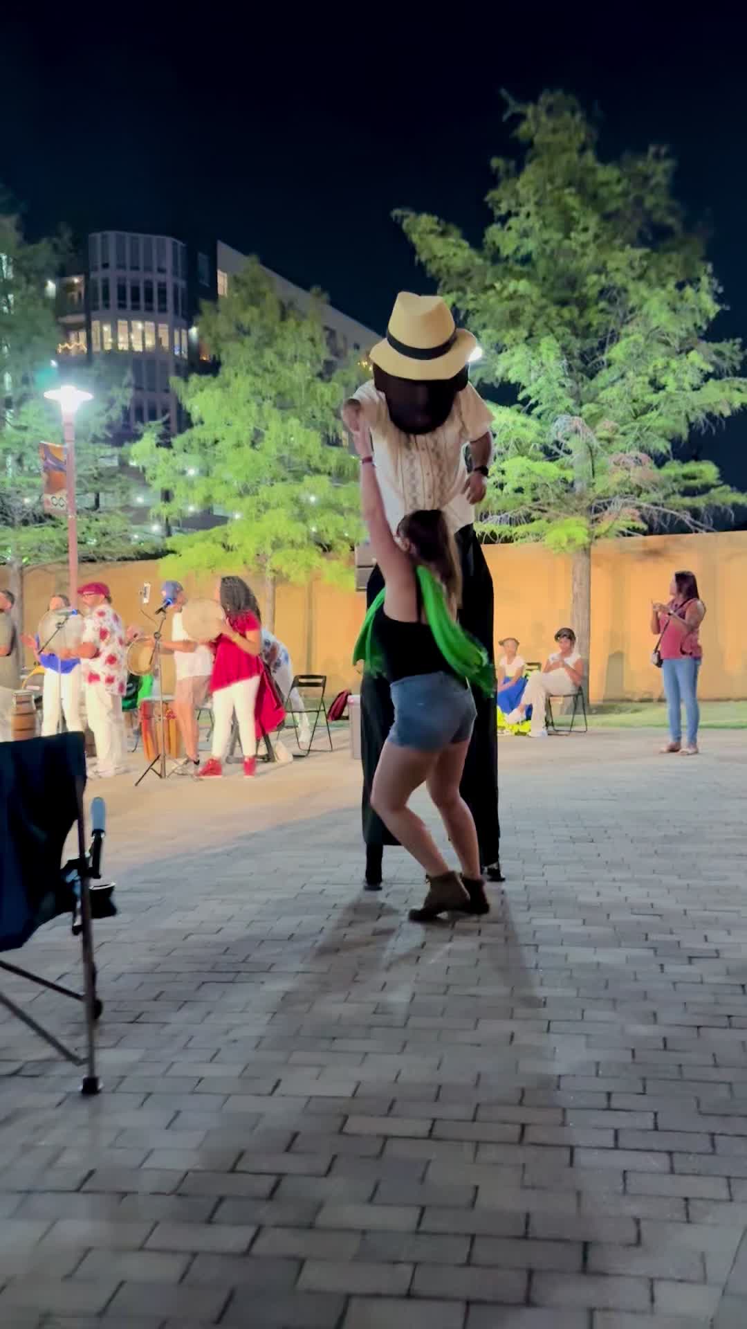 @tinytainment