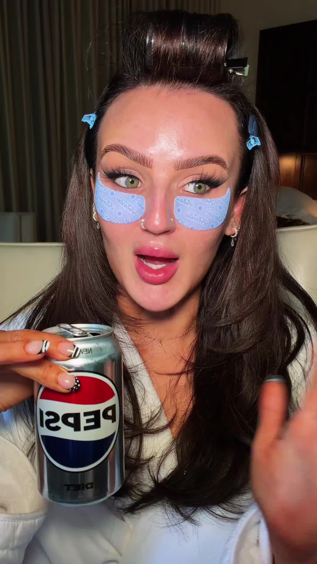 @Mikayla Nogueira