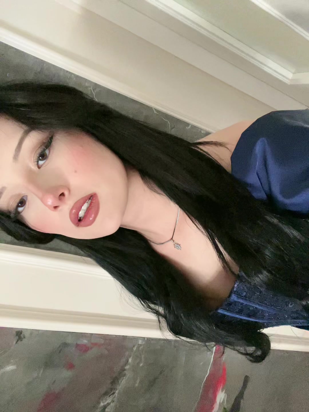 @llhe8na_