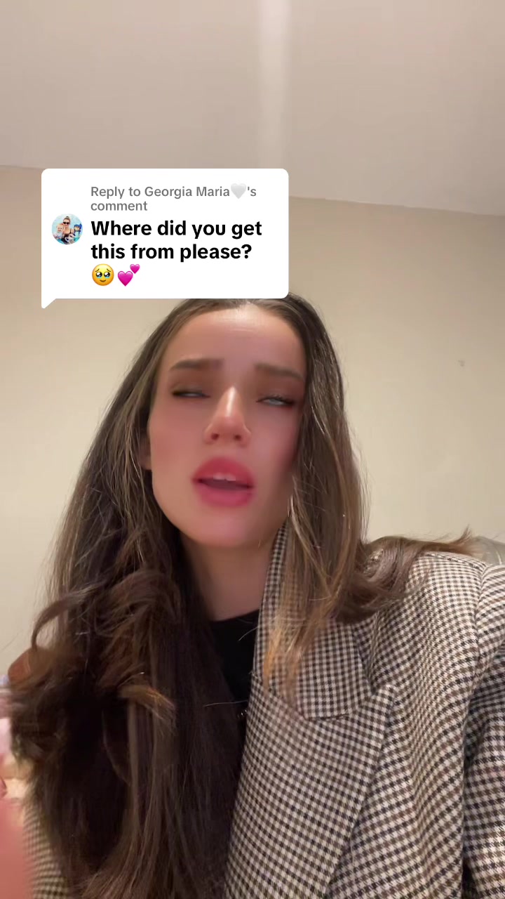 @Elliepaige3