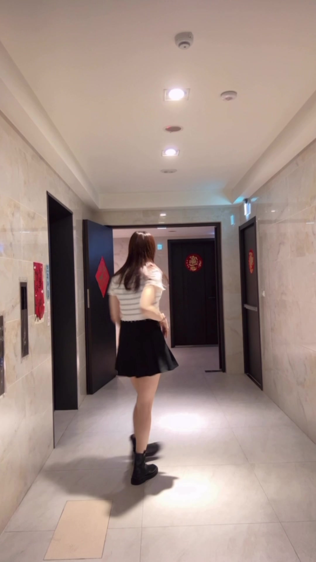 @이이伊伊yiyi