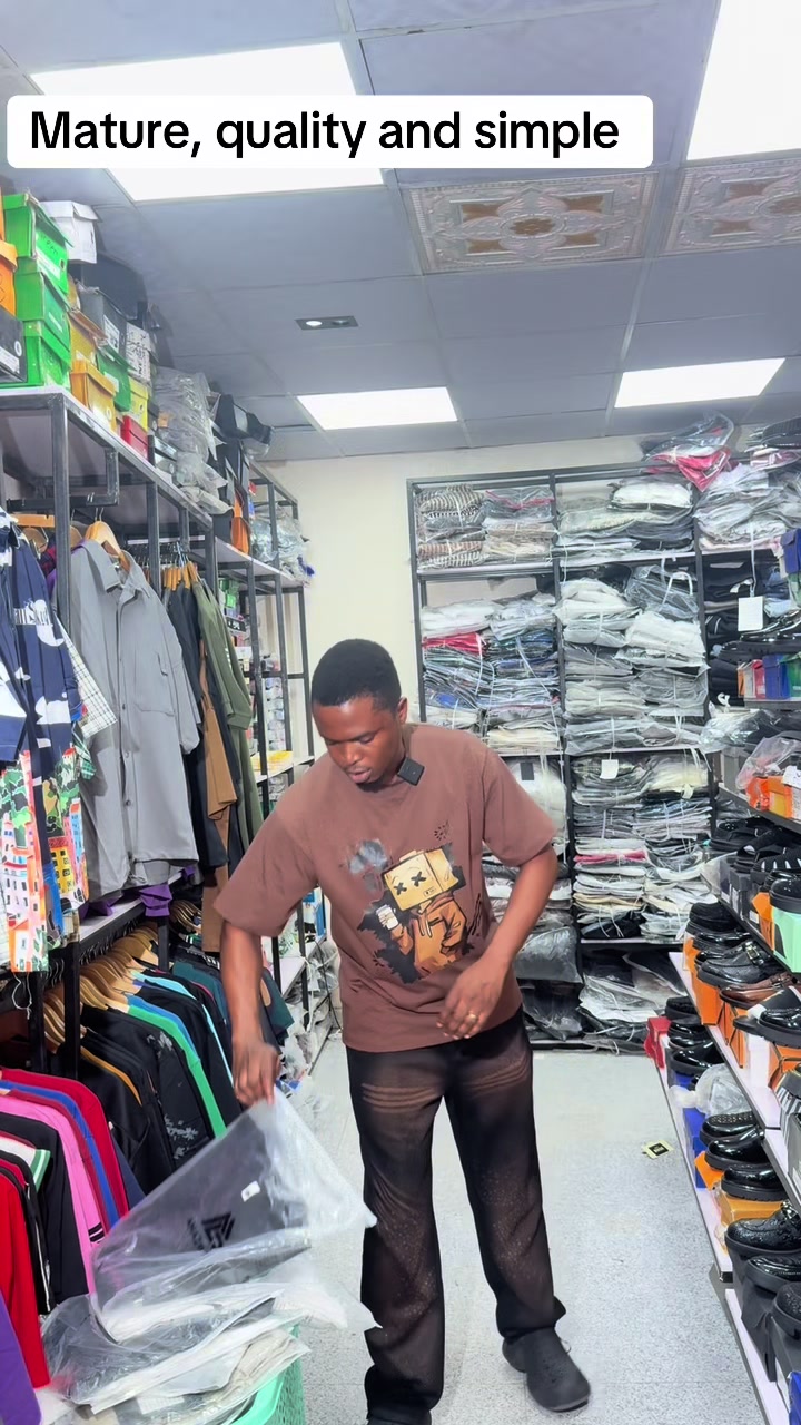 @BIGGEST TSHIRTWAREHOUSE IN IBD