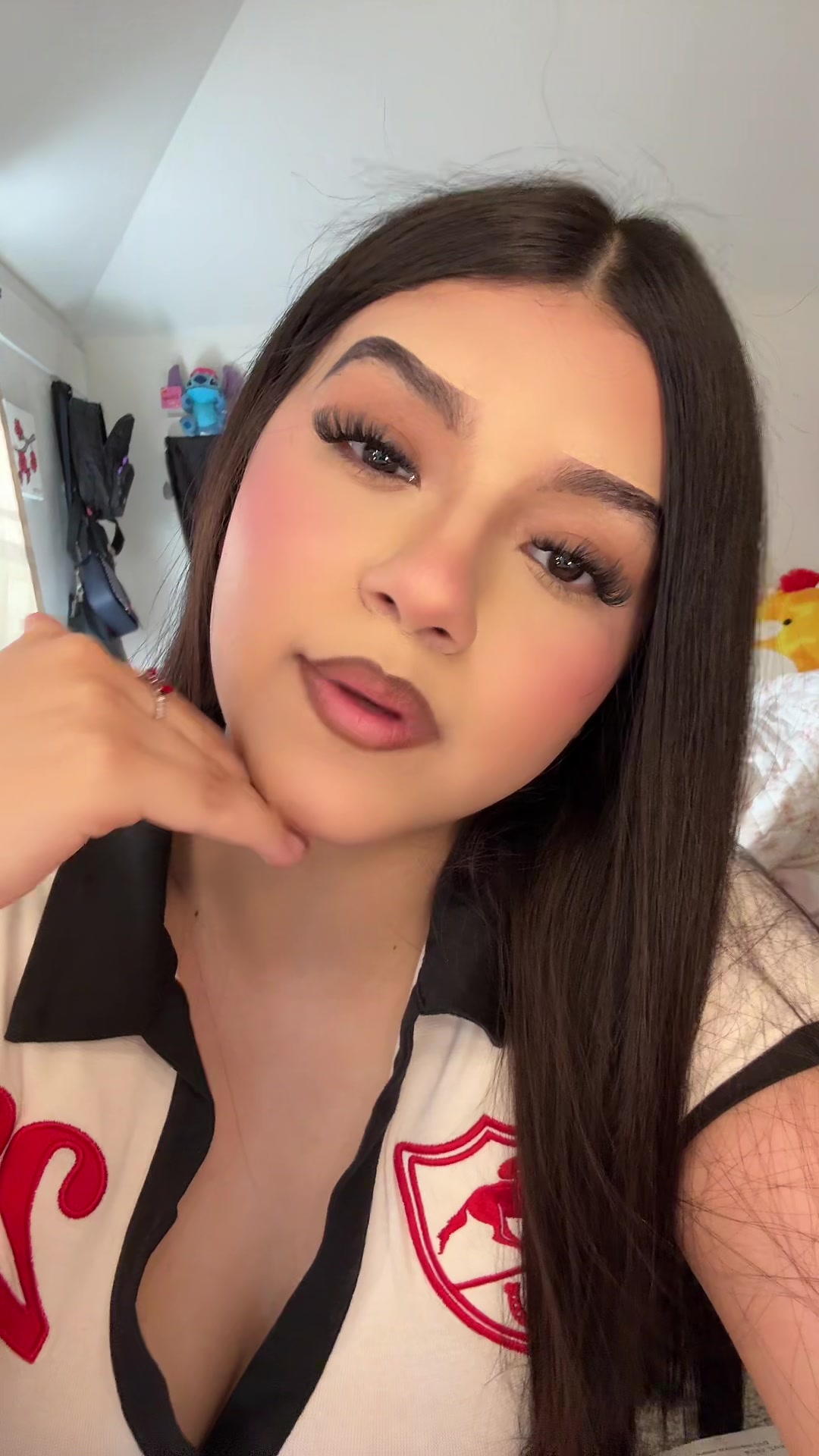@Valeskka_.