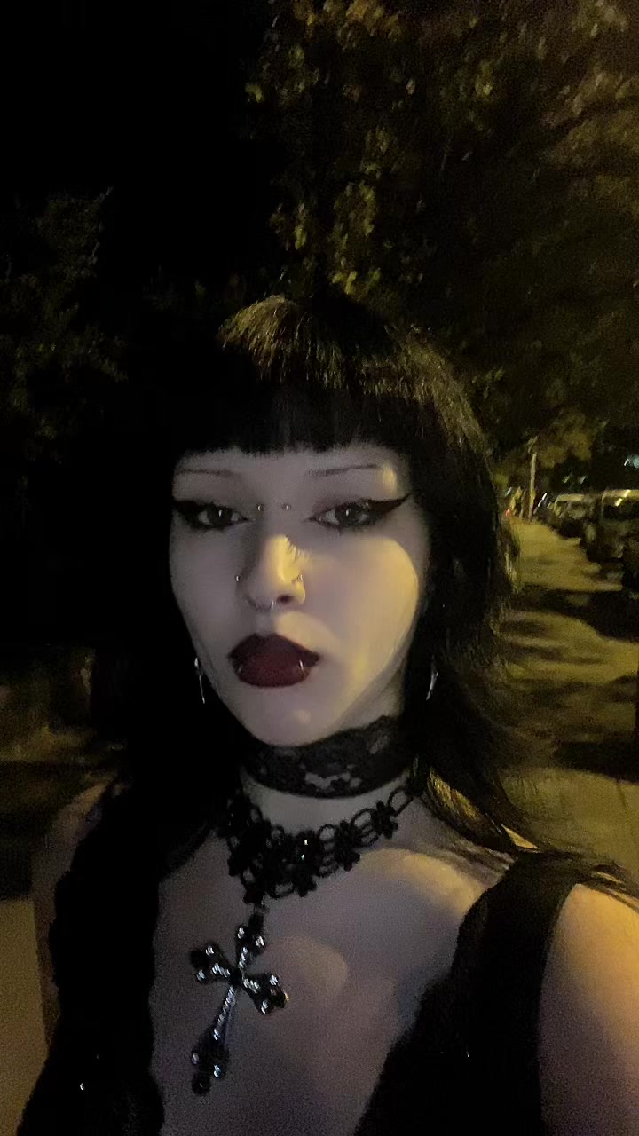 @Rana Lugosi ╋━
